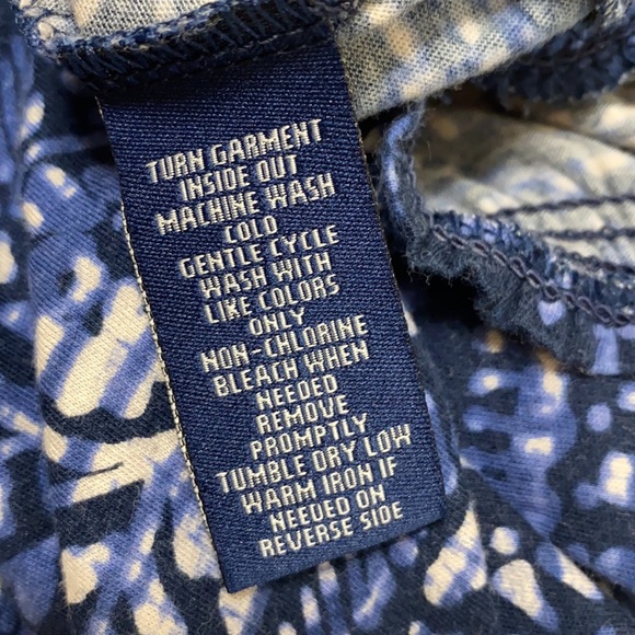 Chaps blue and white Aztec design short sleeve banded top size petite medium - Picture 6 of 6